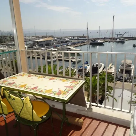 à Port Avec Loggia Et Parking - Fr-1-335-187