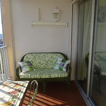 A Port Avec Loggia Et Parking - Fr-1-335-187 Apartment *